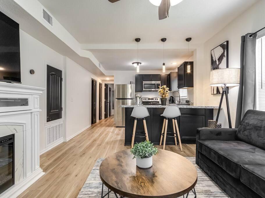 Stylish & Serene Modern Retreat Bartlesville Bagian luar foto